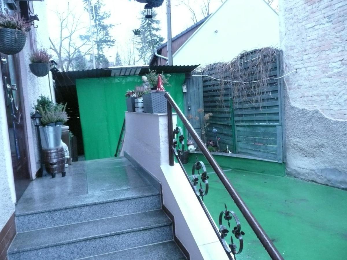Apartament U Eli Apartment Jelenia Gora Bagian luar foto
